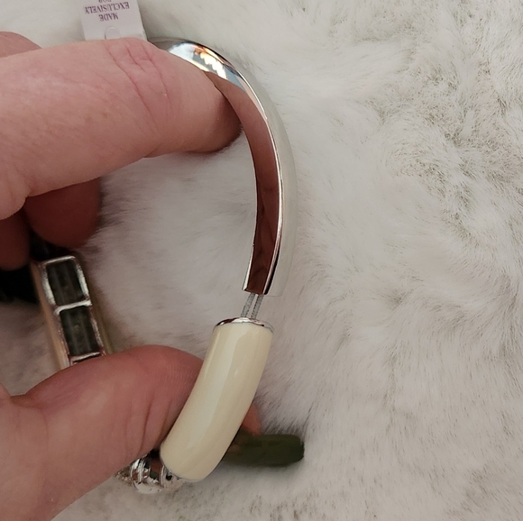 NWT Lia Sophia "Technicolor" White and cut crystal silver bracelet - Picture 2 of 6